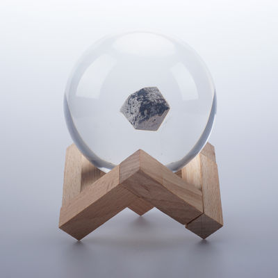 Artesanato de resina Meteorito Regalo Esfera espacial Regalo Esfera de cristal transparente de 80 mm