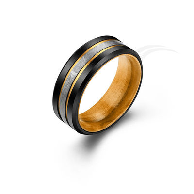 Anéis de casamento masculinos Meteorite Madeira de carvalho dentro Shank liso