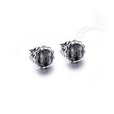 Meteorite 925 Sterling Silver Earring Studs With Fox Crystal Quartz Carving Exclusivo